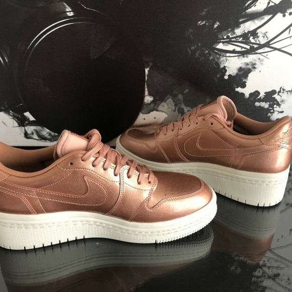 WOMENS NIKE AIR JORDAN 1 RETRO LOW LIFTED | NEW - Picture 4 of 7